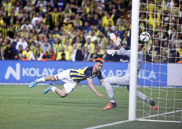 曼联球员状态回暖，连续进球