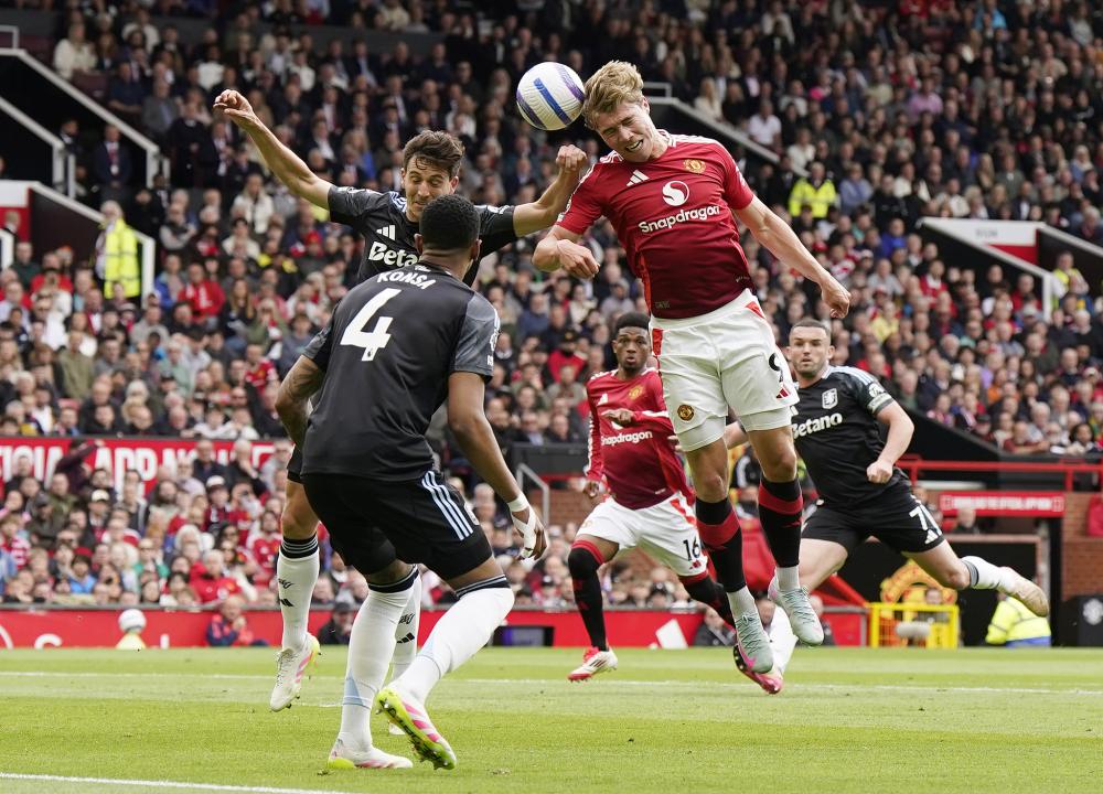 海廷加：奥斯梅恩和伊布、德罗巴一样强大，始终是一个威胁